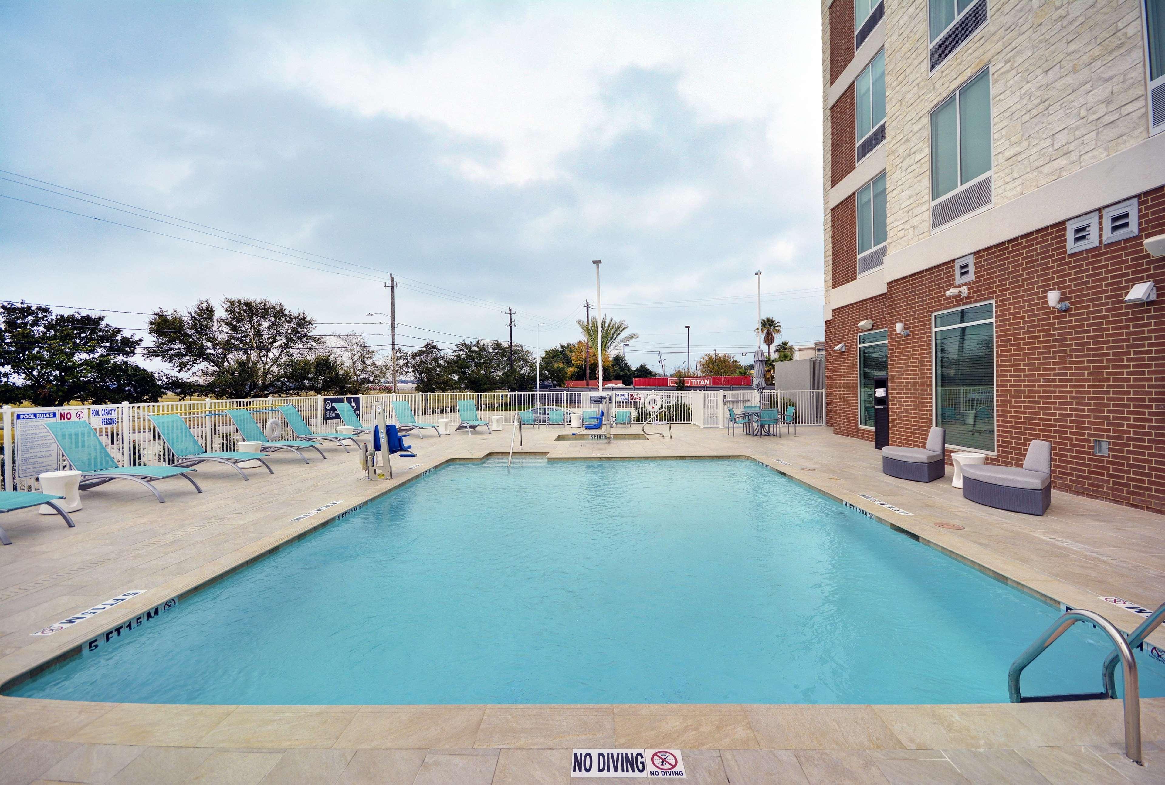 Hilton Garden Hobby Airport