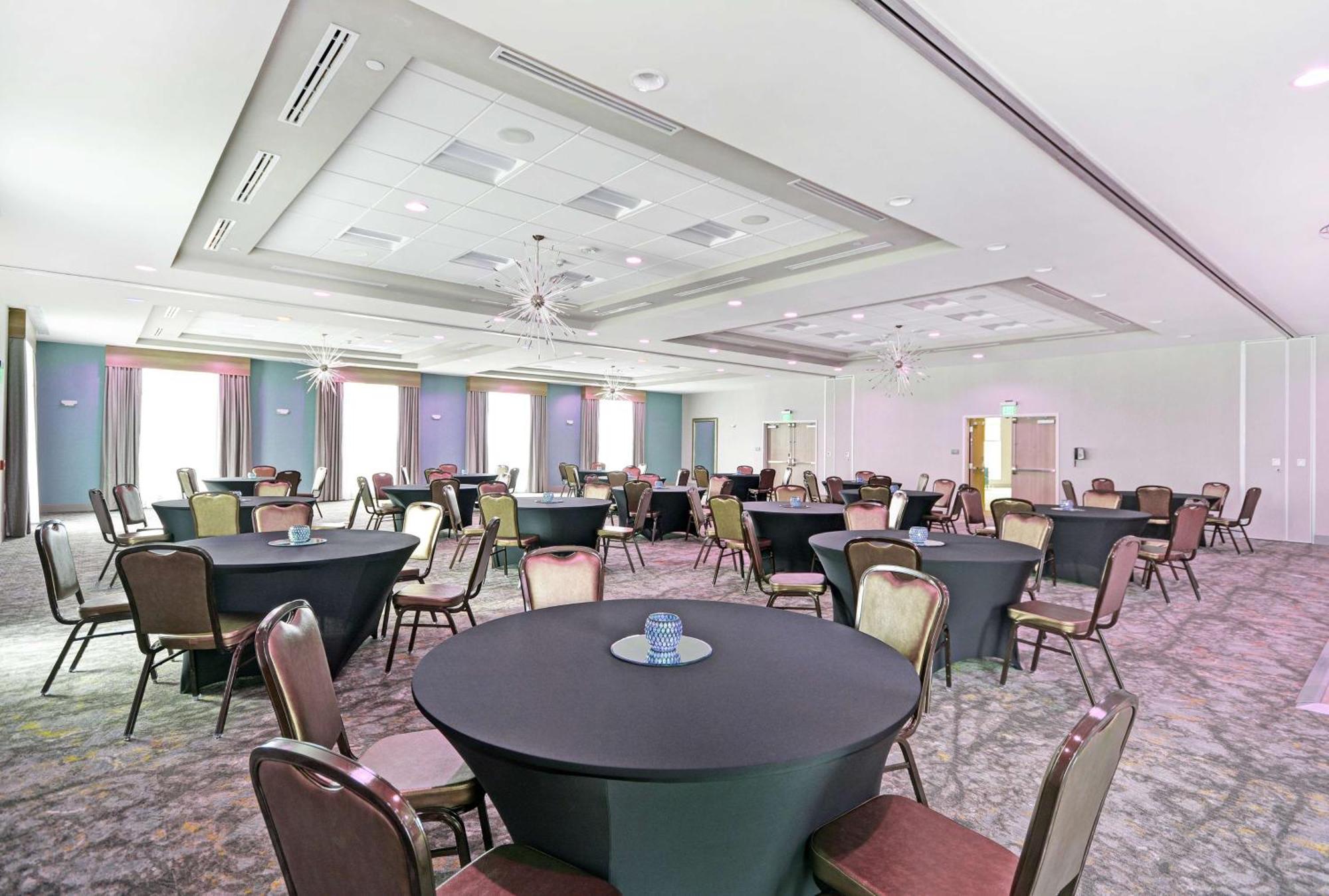 Hilton Garden Hobby Airport